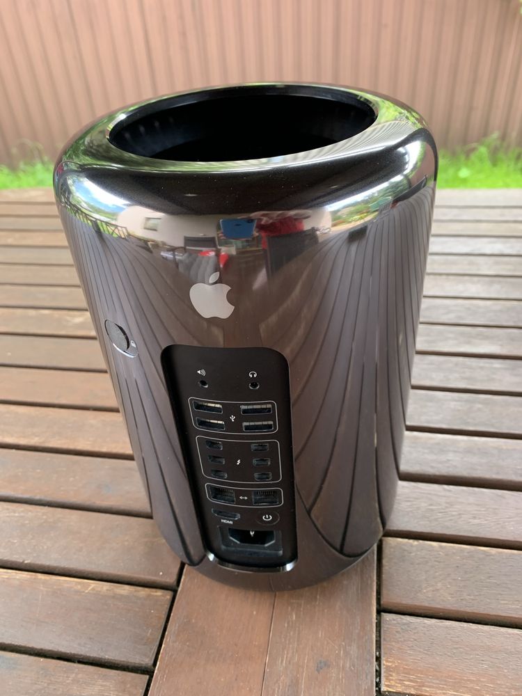Apple Mac Pro (late 2013)
