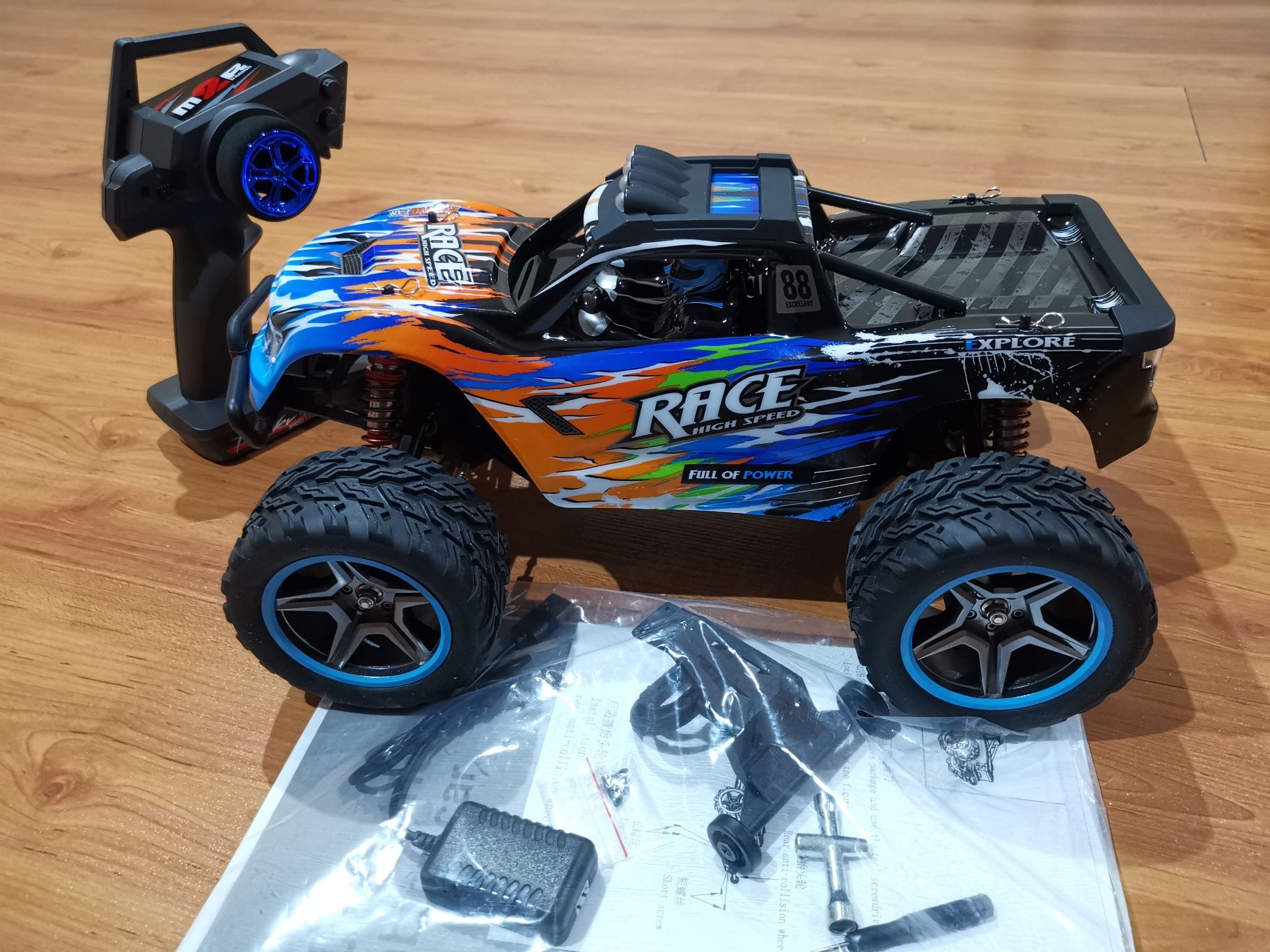 Carro RC Monster Brushless Wltoys 104019 RTR 4x4 1:10  XKS