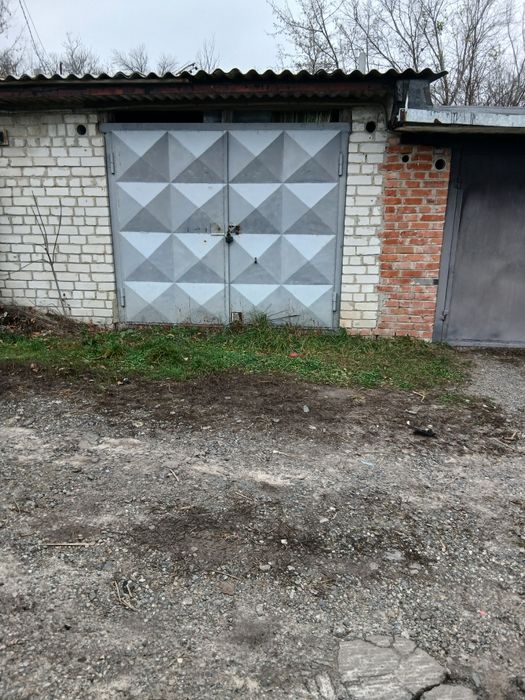 Продам гараж в городке