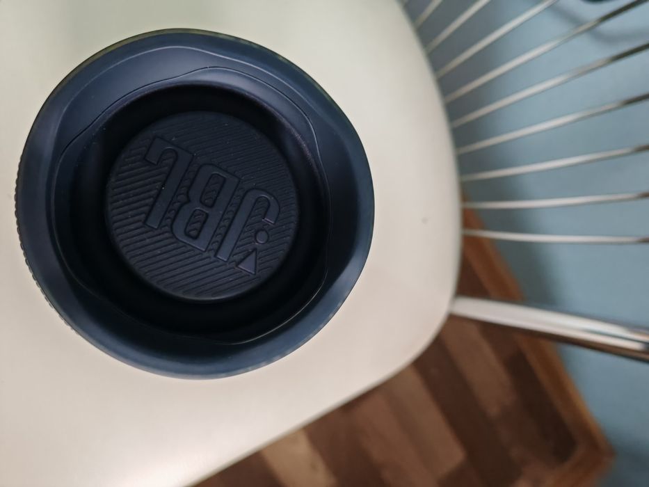 Колонка JBL Charge Essential 2