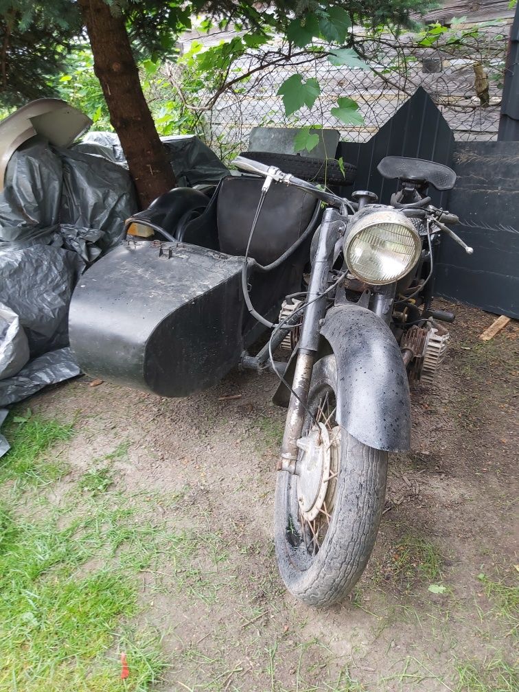 Sprzedam motocykl z wózkiem  bocznym  k 750 sprawny technicznie  oc do