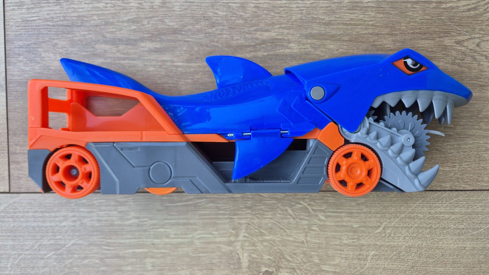 Tubarão Hotwheels