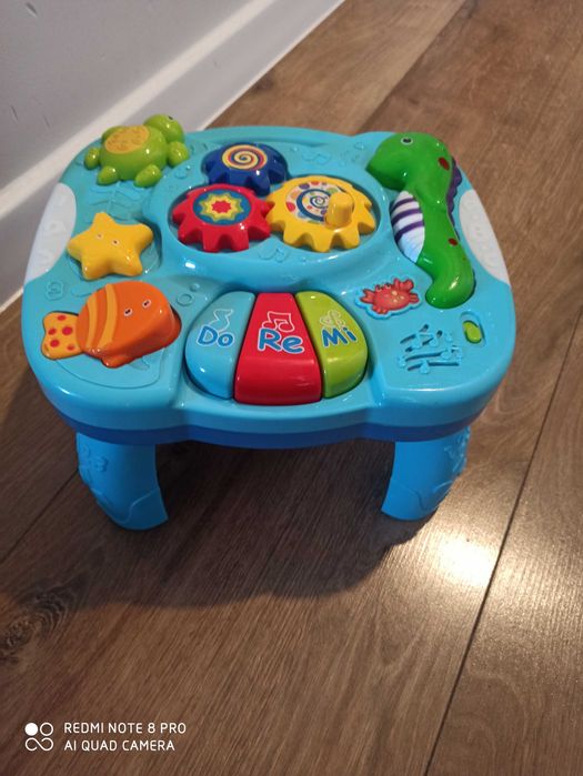 Stoliczek edukacyjny dla niemowlaka