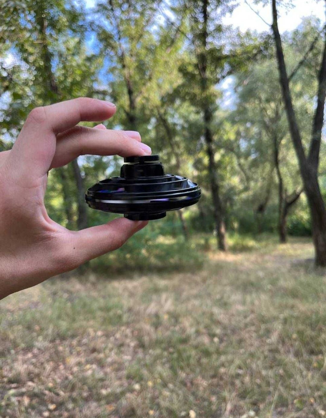 Літаючий спінер чорного кольору