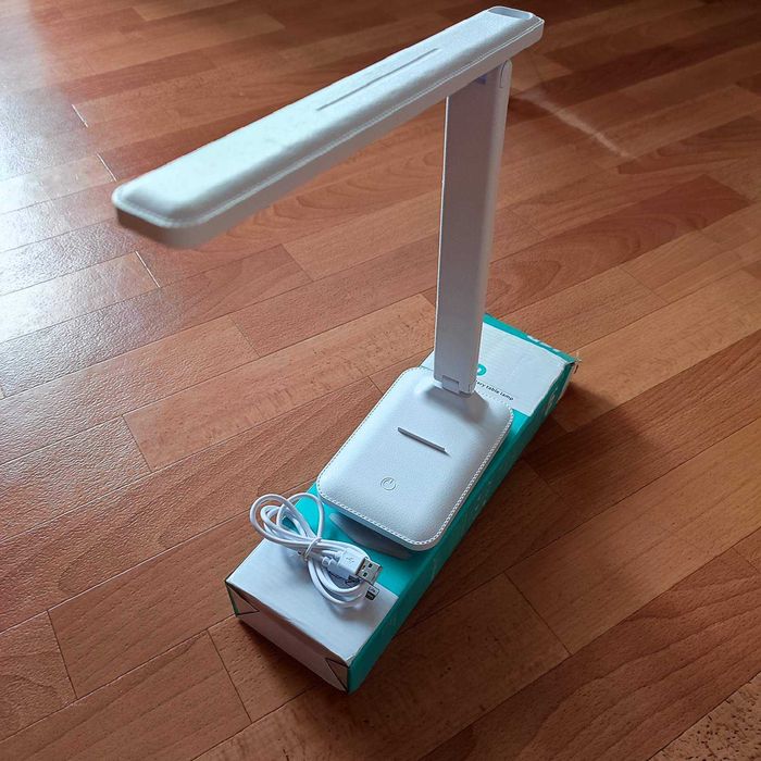 Вуличний ліхтар на сонячних батареях