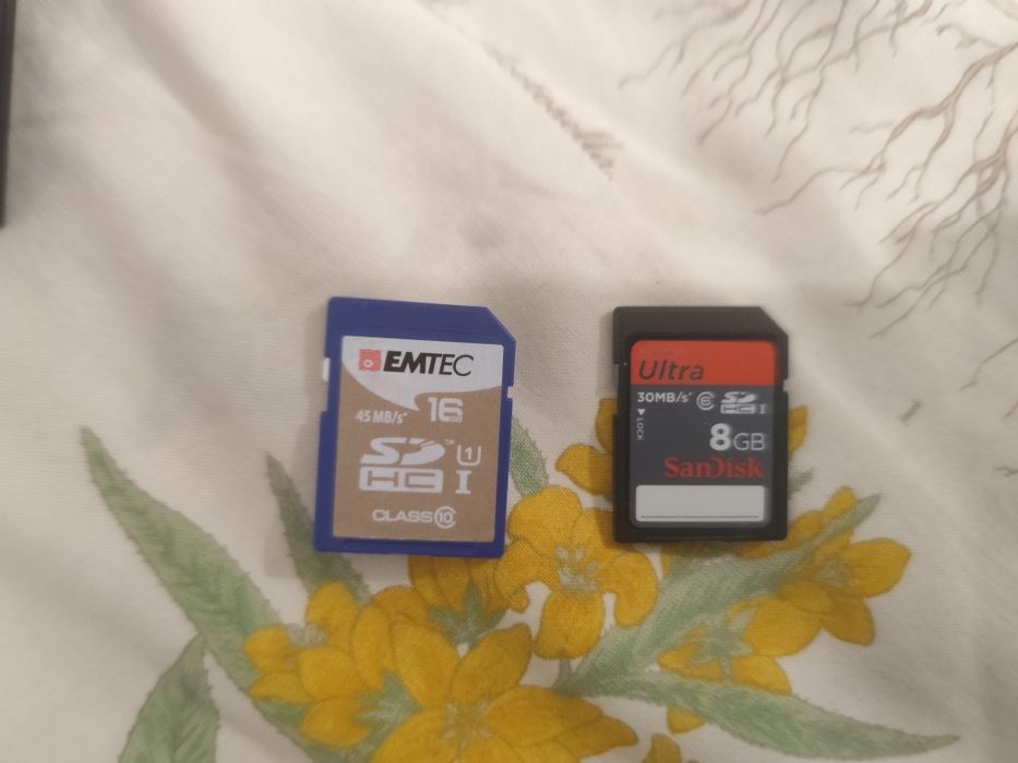 Máquina fotográfica Canon 1200D