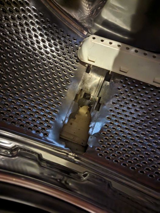 Пральна машина Hotpoint Ariston ARXD 109 (на запчастини)