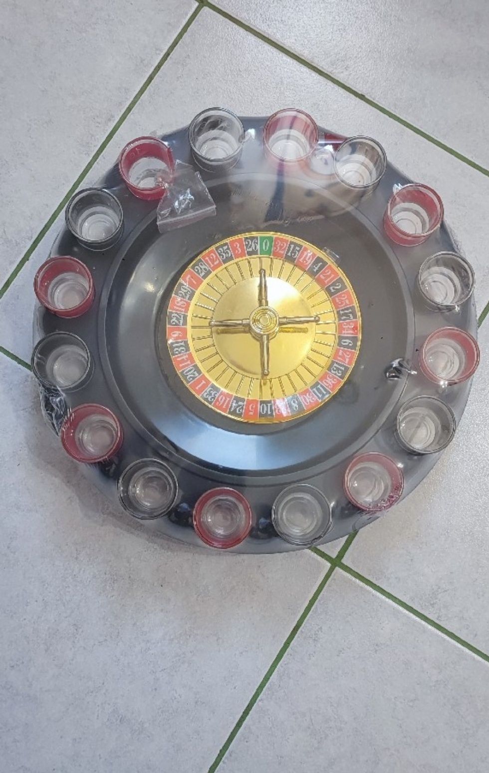 Gra imprezowa ruletka alkoholowa 16 kieliszków