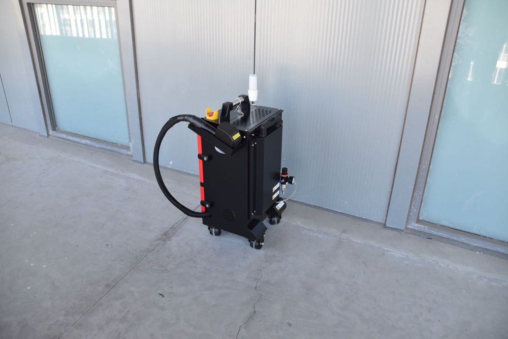 Urządzenie do renowacji, czyszczenia, usuwania powłok Laser pulsacyjny