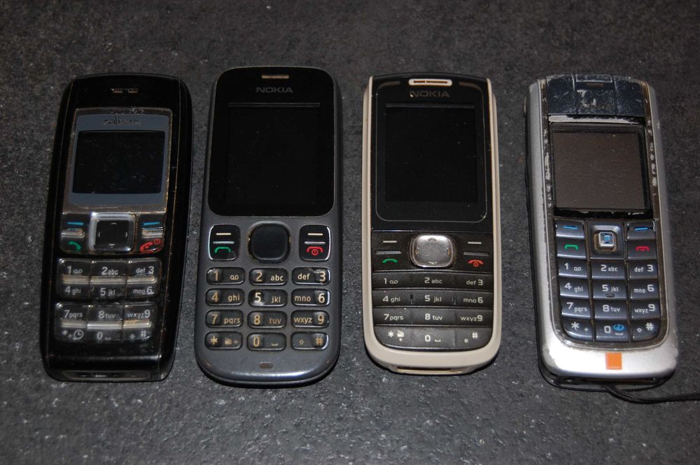 Stare telefony NOKIA - 4 modele - zestaw