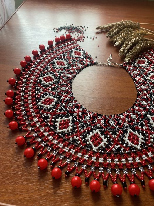 Силянка з бісеру, вироби, намисто з бісеру