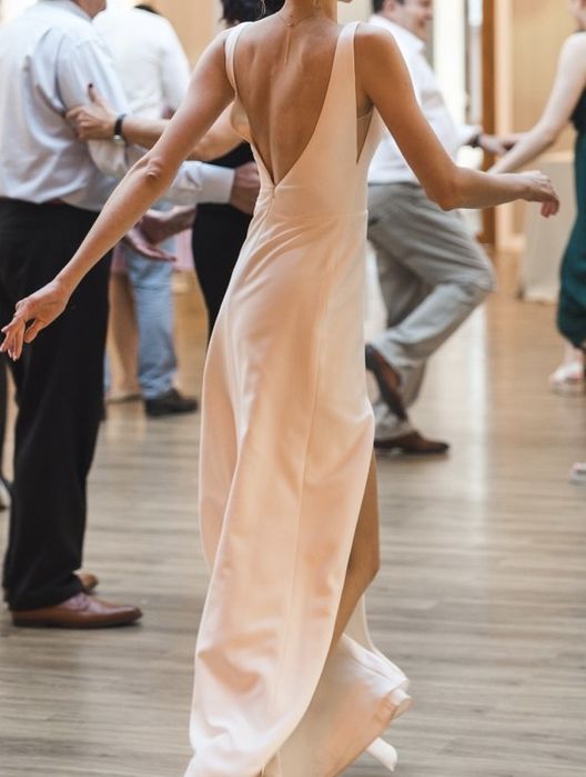 Suknia ślubna, gładka, na ramiączkach. Katowice/Mielec