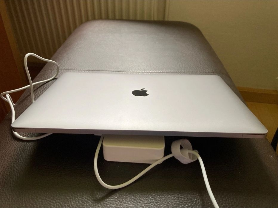 MacBook Pro 16 2019 i7 32gb 512gb 4gb