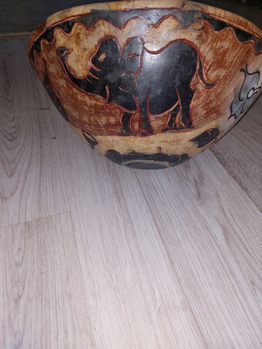Miska ozdobna z drewna egzotycznego