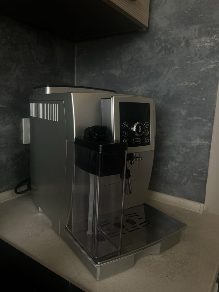 Ekspres ciśnieniowy DeLonghi ECAM23.460.S z spieniaczem LatteCrema