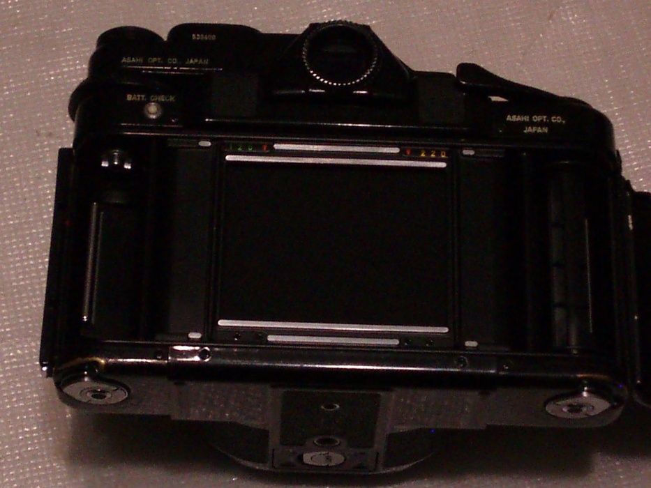 Об" єктиви до фотоапарата Pentax 67 Supertakuar 75мм і 200мм