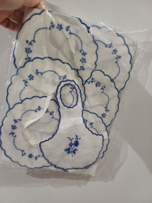 Bases copos  bordado açores e gola garrafa Tudo Novo!