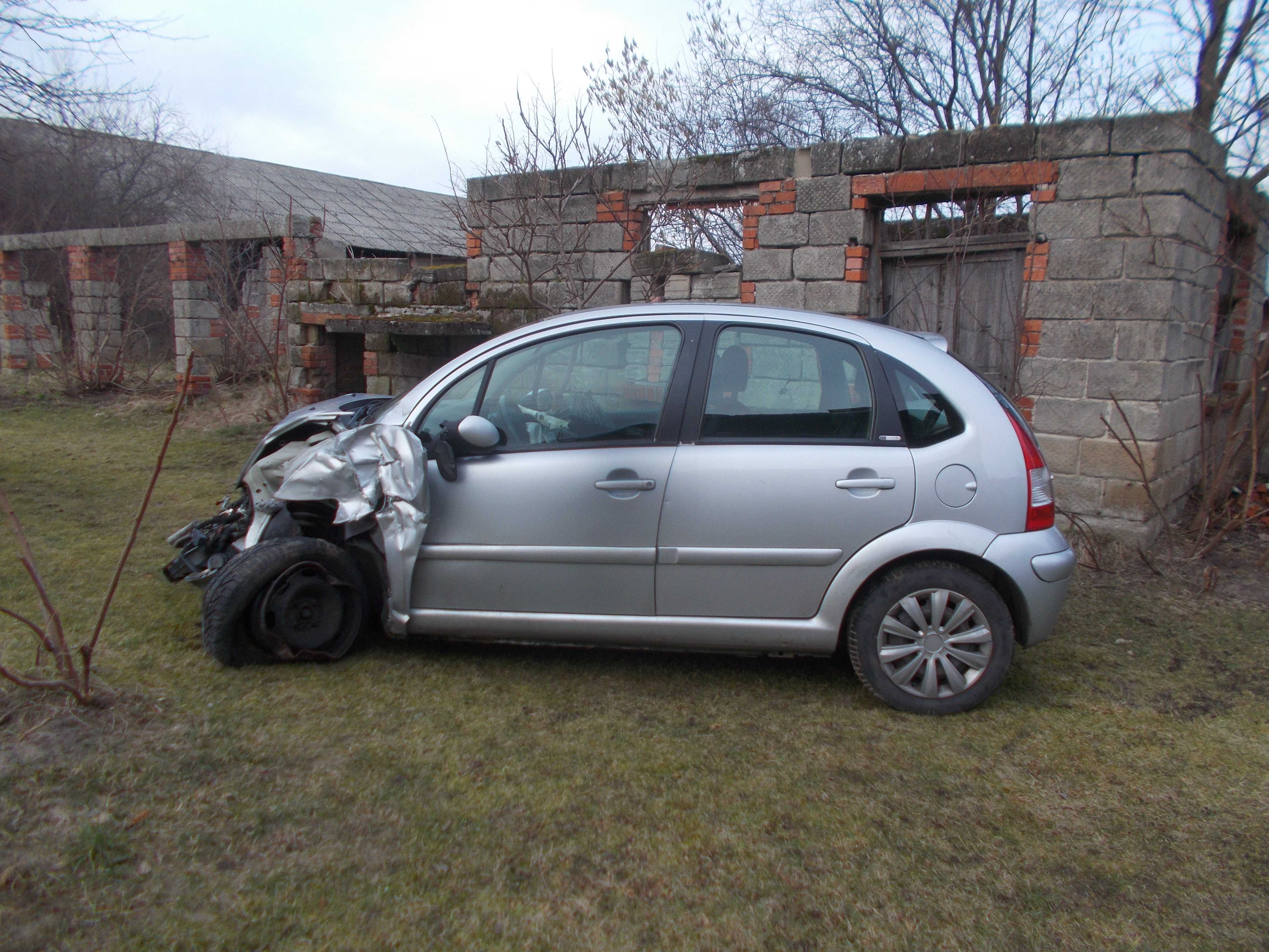 Citroen C3 Na części Silnik 1,4 HDI na Części SREBRNY Kolor EZRC