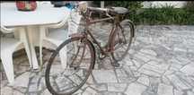 bicicleta raleigh antiga pasteleira