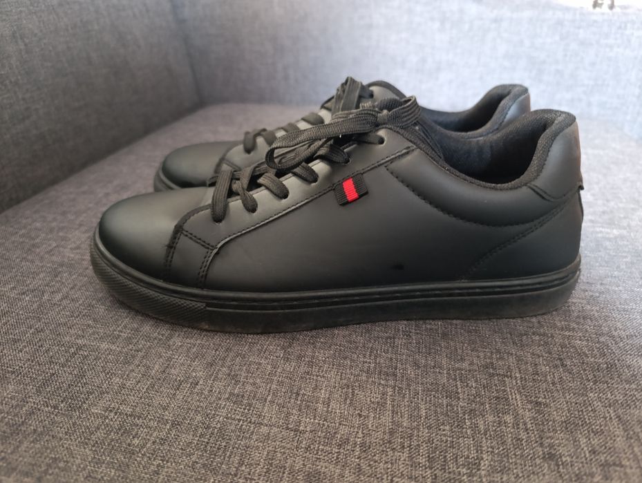 Взуття чоловіче, чорне