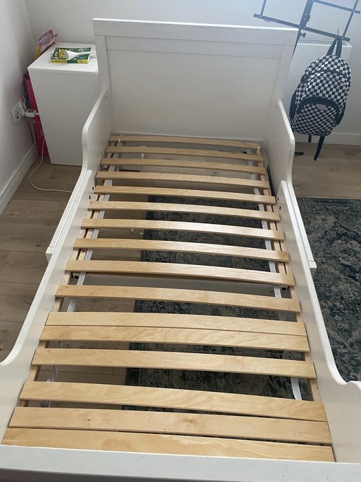 Regulowane drewniane łóżko dzieciece Ikea Sundvik