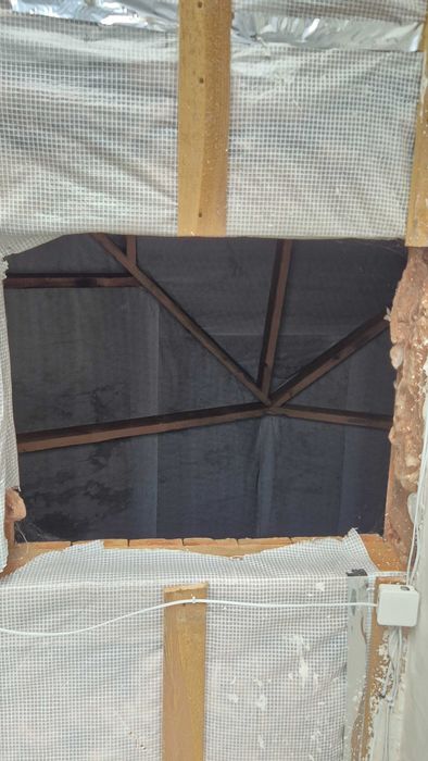 Будинок на огороженій ділянці 8 соток, штукатурка, якісні комунікації