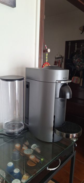 Maquina de café  Nespresso VertuoPlus.