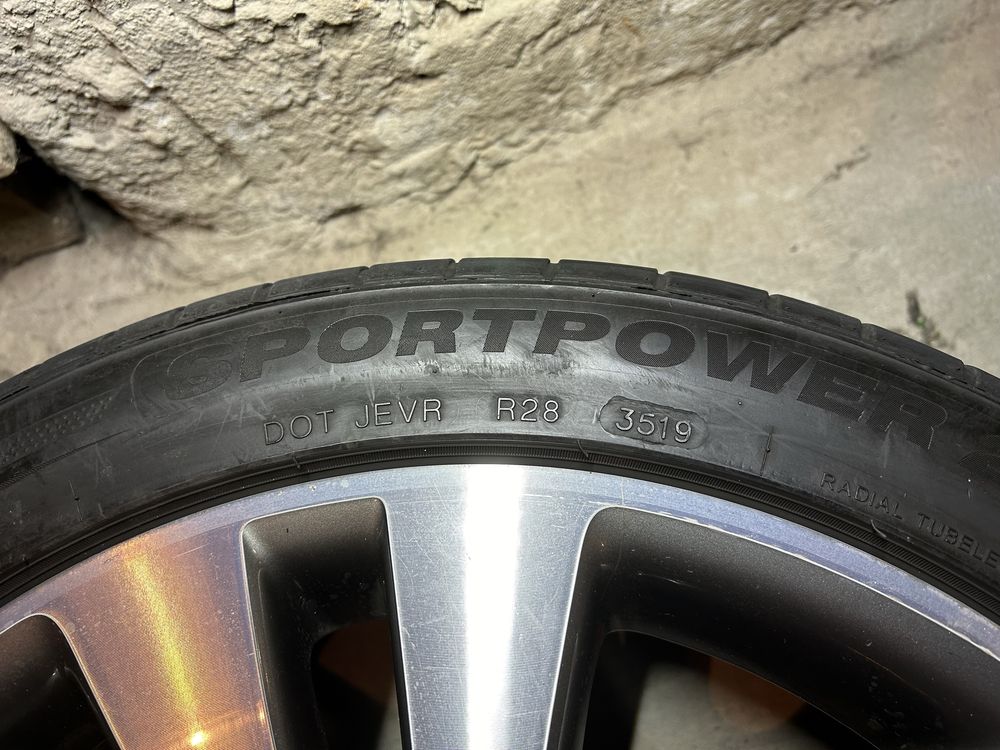 Felgi VW z oponami 5x112, 8J, R18, ET44, 57.1 CHICAGO