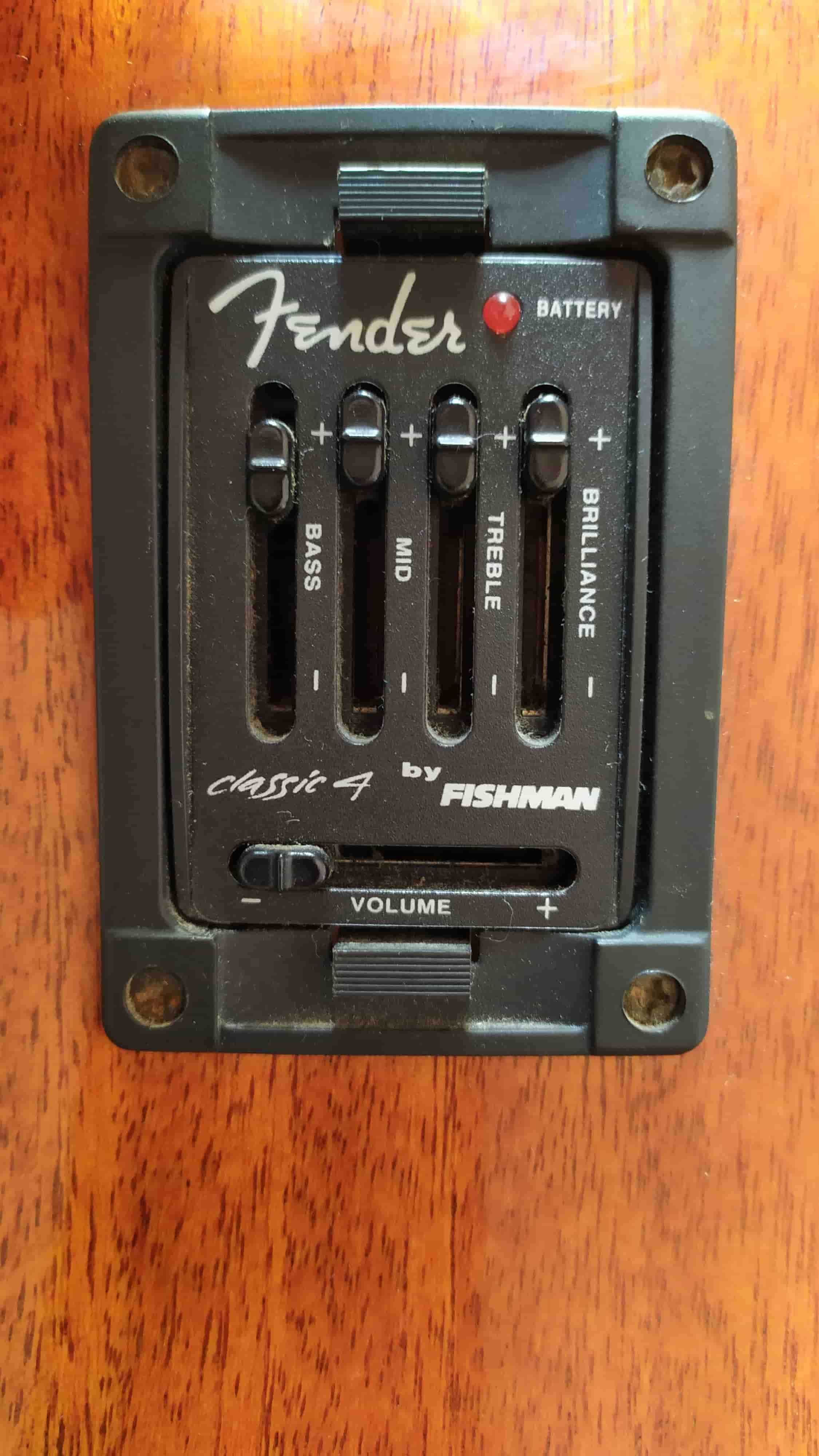 Fender eletroacústica, solid top, pickup Fishman, 1990's