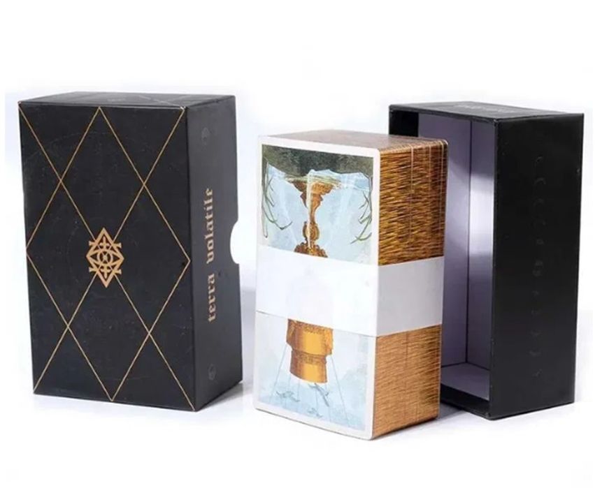 Колекційні карти Таро Мінливої Землі Terra Volatile Tarot