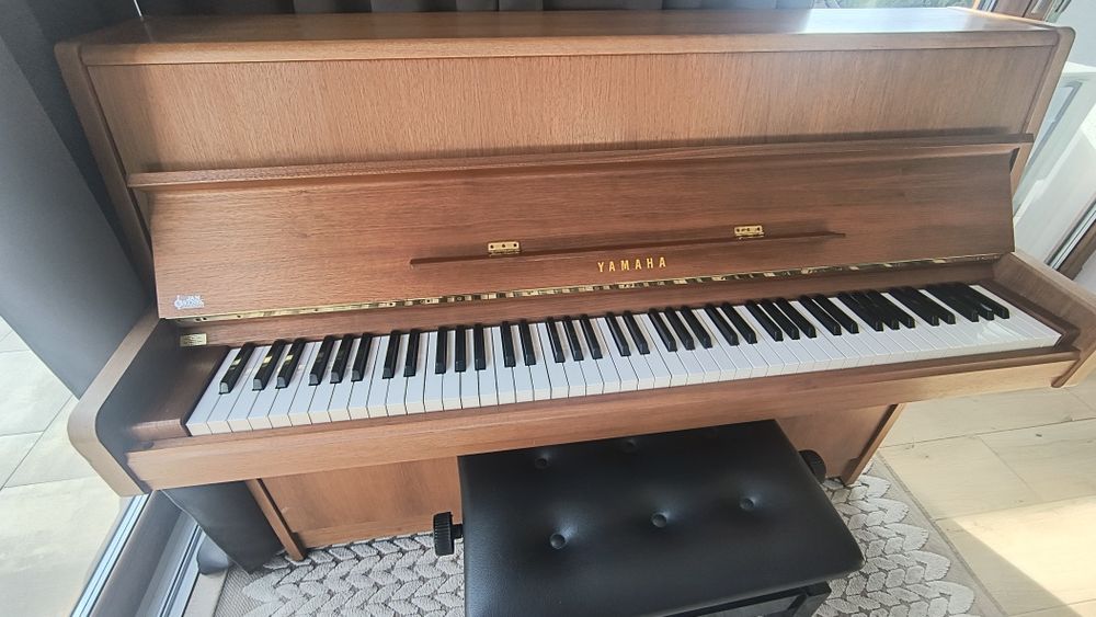 Pianino Yamaha model C