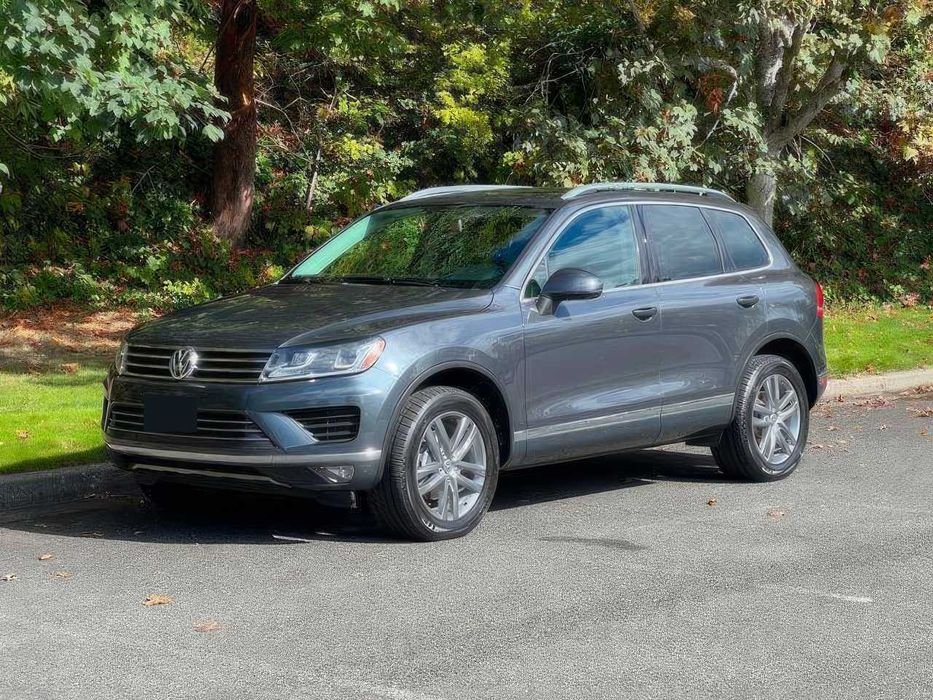 Volkswagen Touareg      2015