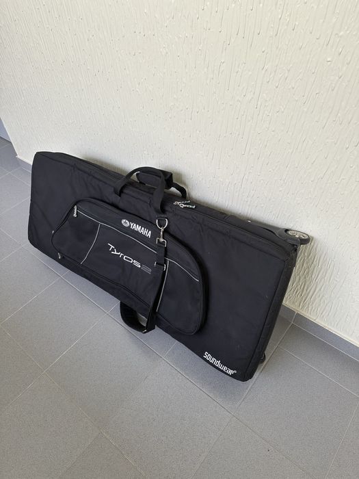 Yamaha Tyros 2 + yamaha acessories + yamaha soft case