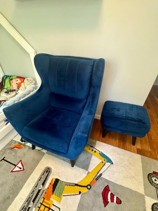 Fotel uszak granatowy agata meble + podnozek