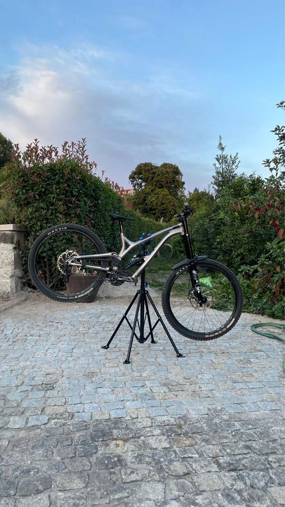 COMMENCAL SUPREME v4 2022