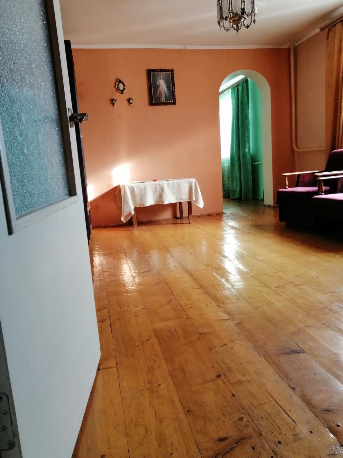Продається будинок в центральній частині міста