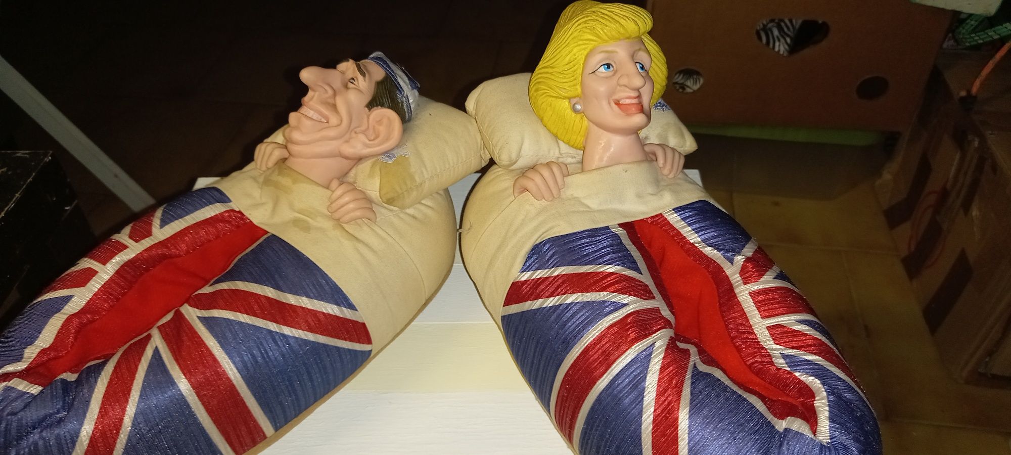 Par de pantufas Lady Diana e Princípe Carlos