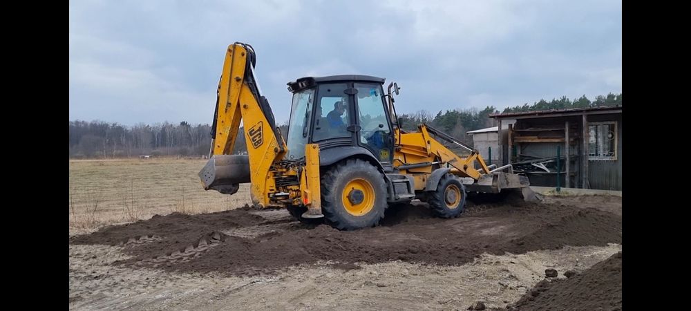 Wykopy i niwelacje KoparkoŁadowarka