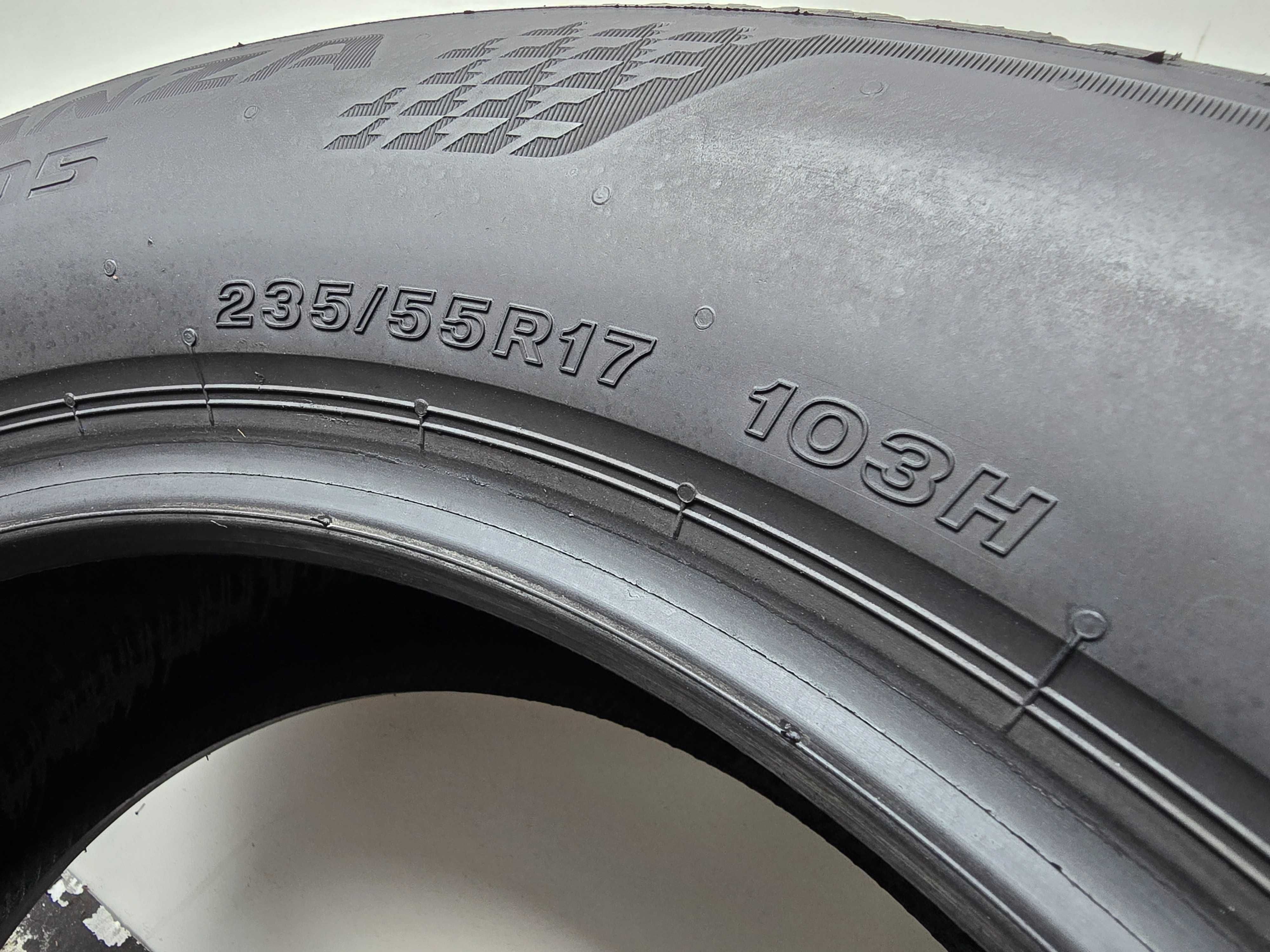 Sprzedam 2 opony 235/55 17" Bridgestone letnie 90% 2020r