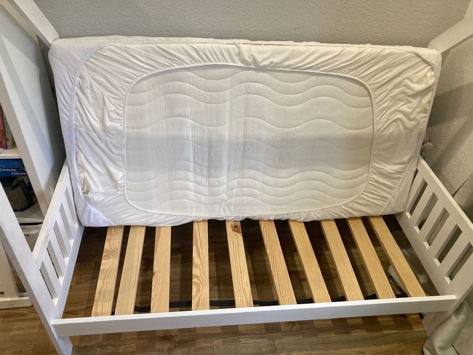 Łóżko domek ze stelażem Lanomeble Oskar + materac