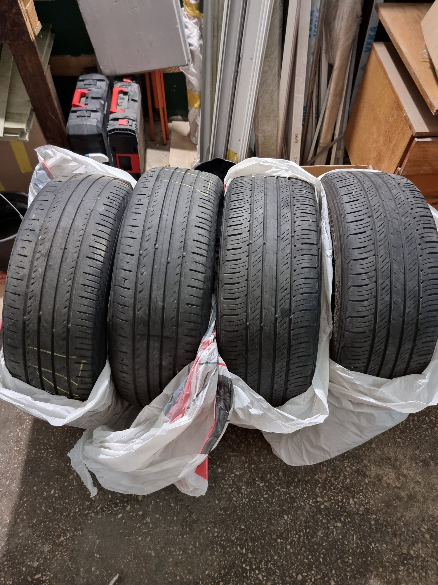 Срочно резина Kumho 235.55.19