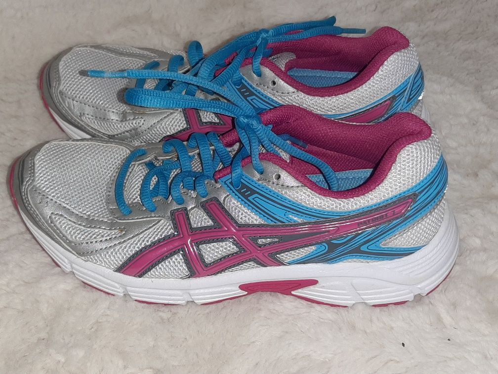 Buty Asics 37 w nowym stanie