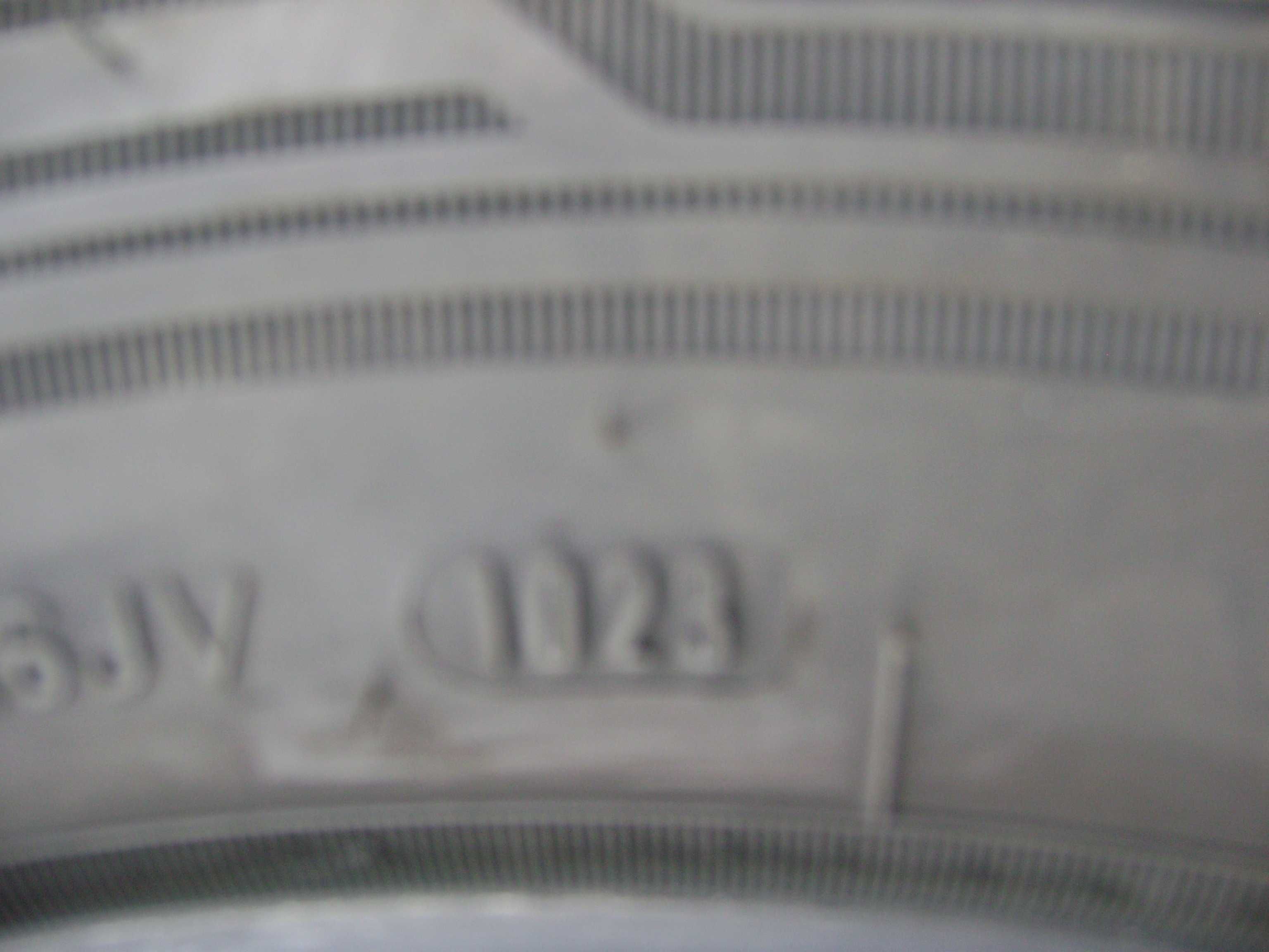 Opony Całoroczne Goodyear  215/65R16 C 2023 rok  7mm  cena z 2 sztuki