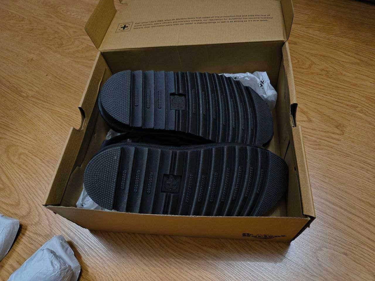 Sandały Dr Martens Olson Charcoal Grey Czarne Skóra Naturalna Zamsz 39