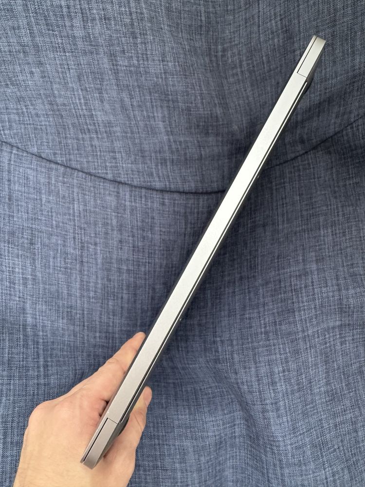 Macbook Air 13 2019 ( i5 1.6/2.9 Ghz ,8 gb Ram, 128 ssd )