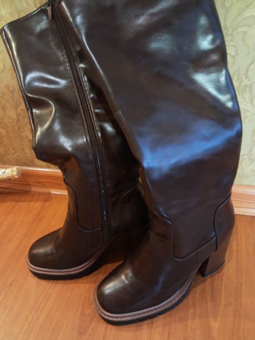 Взуття 38р.нове, шкіряне