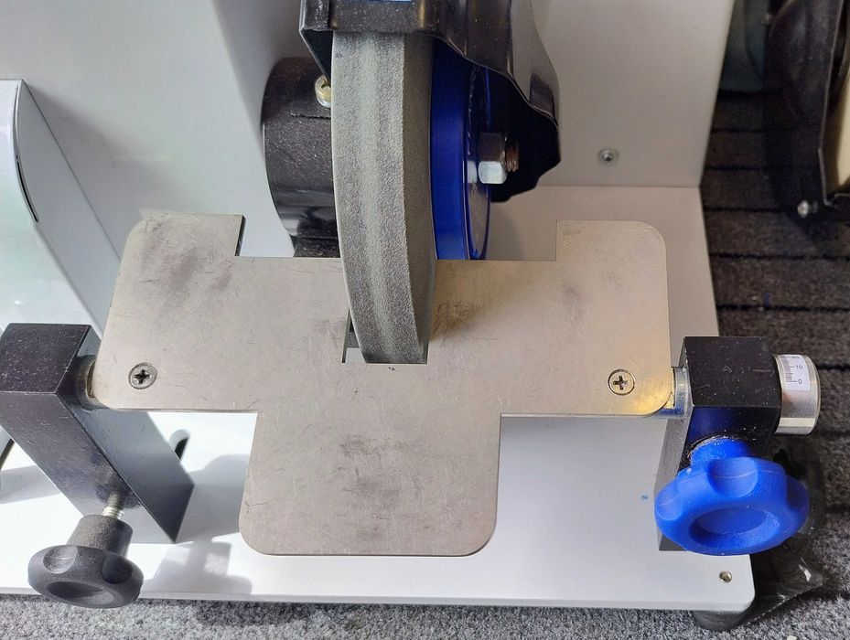 Afiação Profissional Esmeril de correias e sistema de apoio.