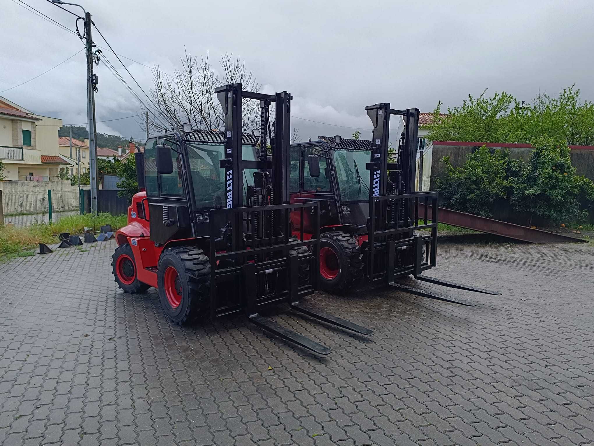 Empilhador 4x4 todo terreno 3.5 ton LTMG FDR35 ar condicionado