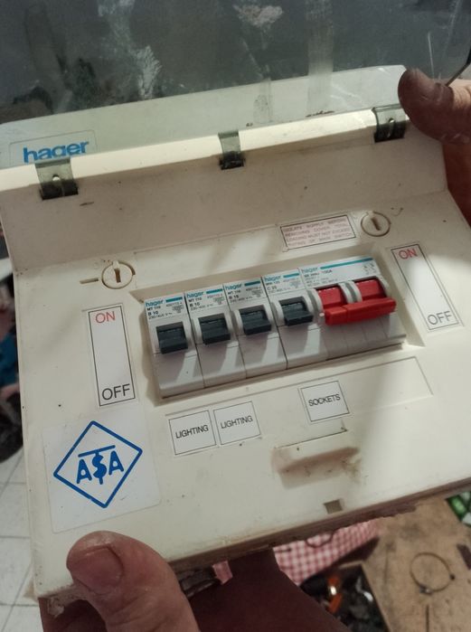 Vendo quadros Elétricos de disjuntores Hager