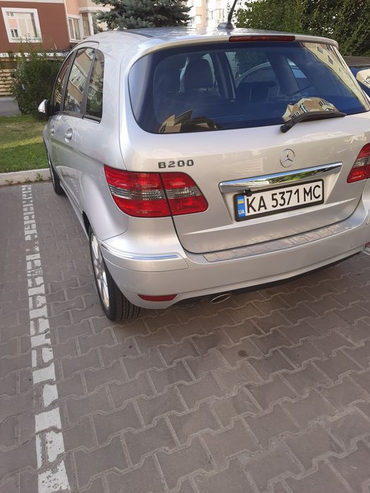 Мерседес B200, бензин